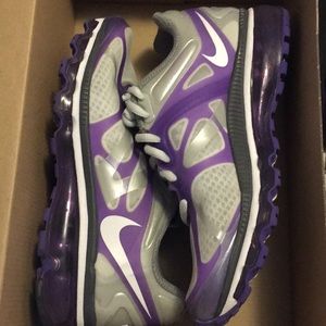Perfect condition 2012 Nike Air Max size 7 women’s